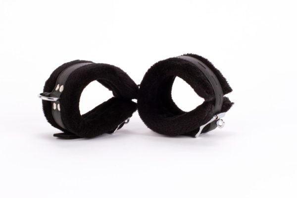 Handcuff Design Made in Calf Softy Leather and Puffed Fur Black ViPstore.hu - Erotika Webáruház - Szexshop 6