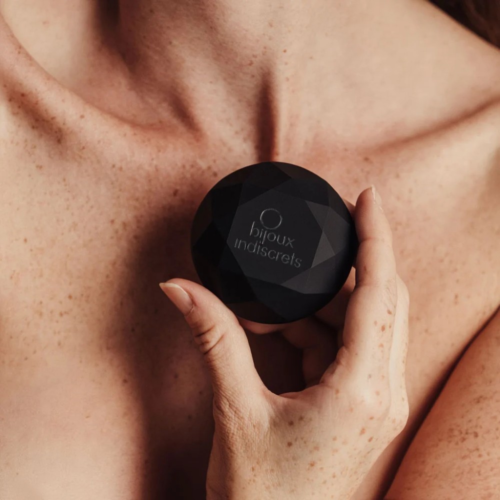 Twenty One – Vibrating Diamond limited edition matte black ViPstore.hu - Erotika Webáruház - Szexshop 4 Twenty One – Vibrating Diamond limited edition matte black ViPstore.hu - Erotika Webáruház - Szexshop 4