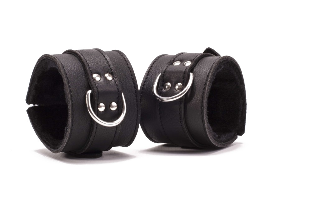 Hand Cuffs Grain Leather Black | ViPstore.hu - Erotika webáruház #1 - EAN 5999560512144 | SKU DEVIL00014