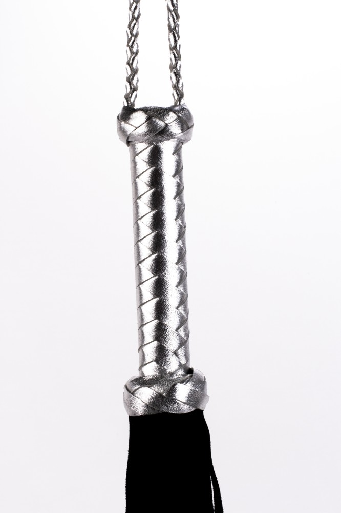 Flogger with Metallic Leather Handle and Suede Leather Tails Black 18" | ViPstore.hu - Erotika webáruház #3 - EAN 5999560510348 | SKU DEVIL00061